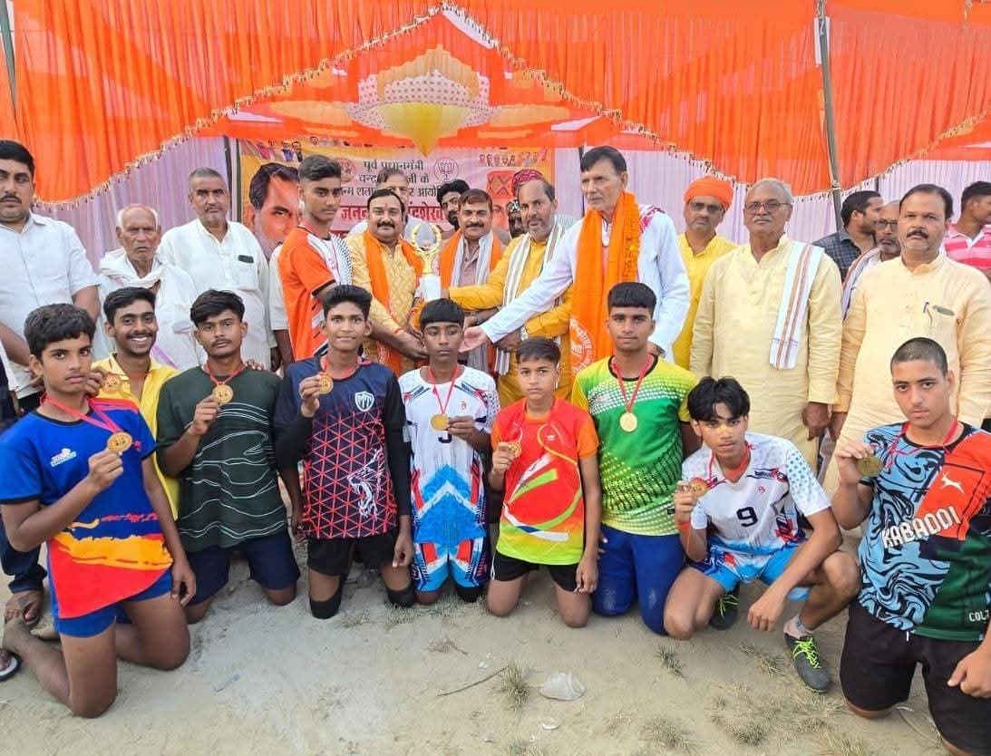 फेफना खेल महोत्सव के विजेता खिलाड़ियों को किया गया पुरस्कृत